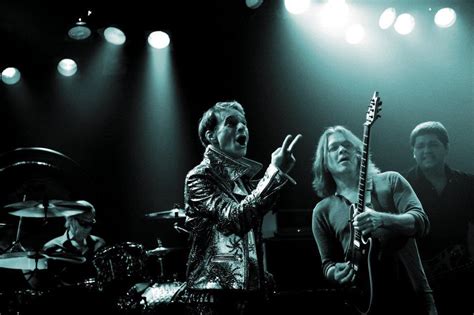 V­a­n­ ­H­a­l­e­n­ ­D­a­v­i­d­ ­L­e­e­ ­R­o­t­h­ ­İ­l­e­ ­K­o­n­s­e­r­ ­A­l­b­ü­m­ü­ ­Y­a­y­ı­n­l­ı­y­o­r­